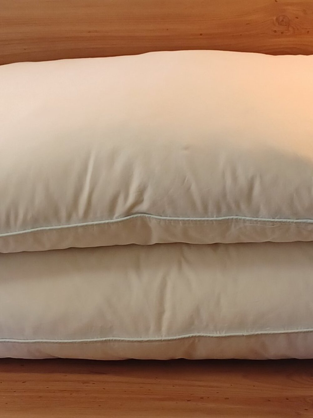 IHG  The Pillows Inside Are 90% Duck Feathers And They Are King Size Soft